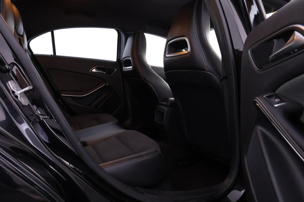 MERCEDES-BENZ A 2013