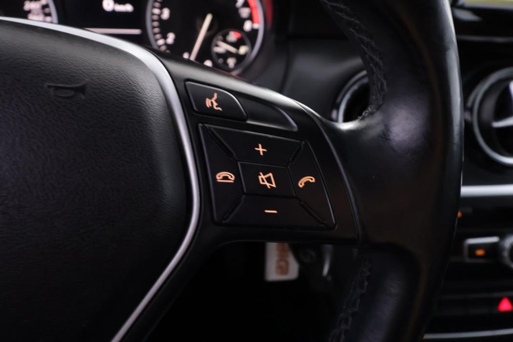 MERCEDES-BENZ A 2013