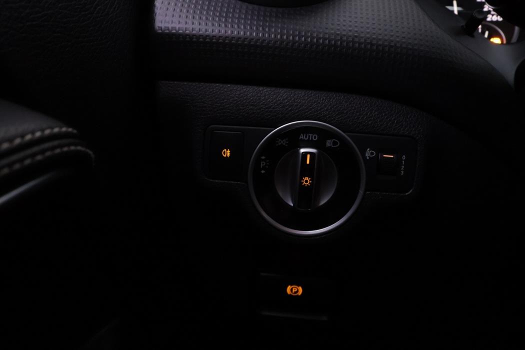 MERCEDES-BENZ A 2013