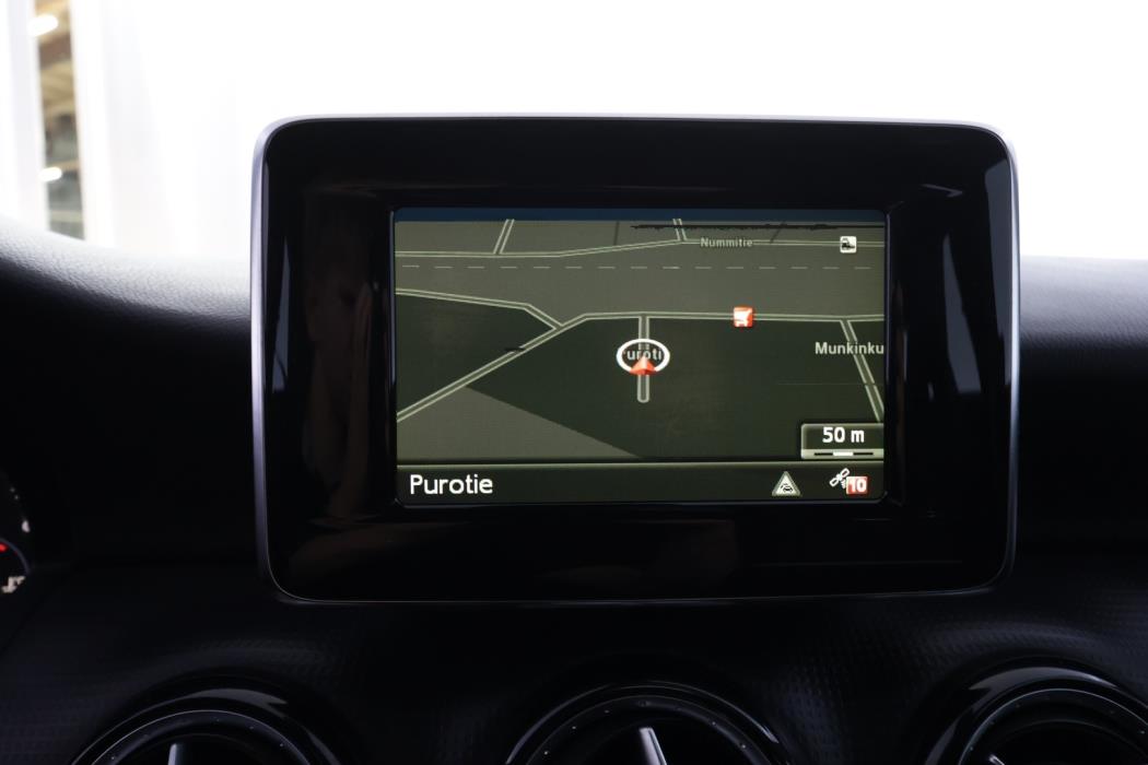MERCEDES-BENZ A 2013