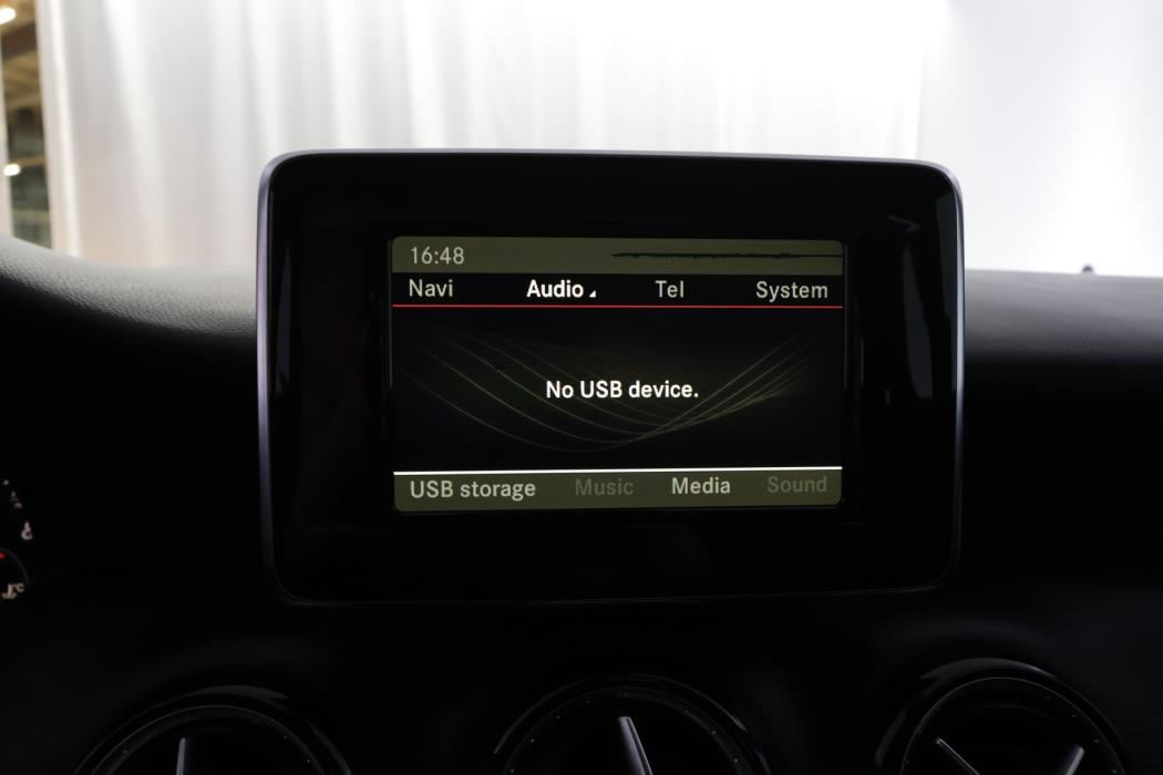 MERCEDES-BENZ A 2013