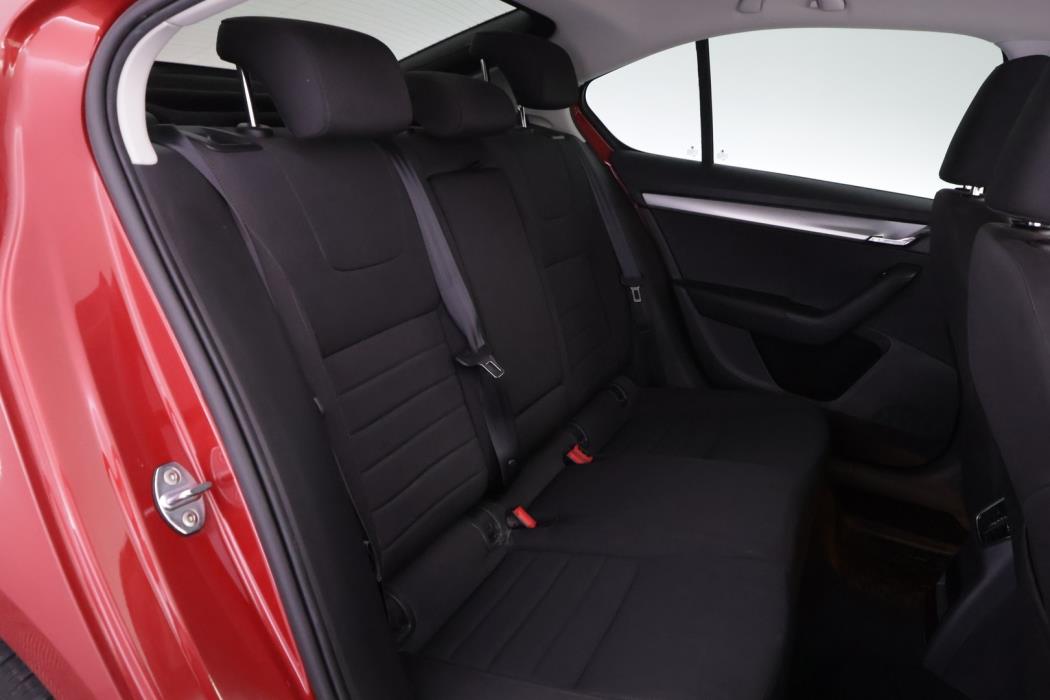 SKODA Octavia 2014