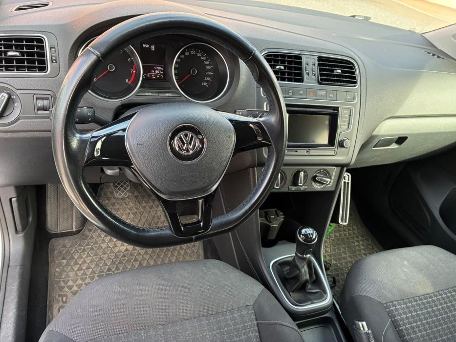 VOLKSWAGEN Polo 2017