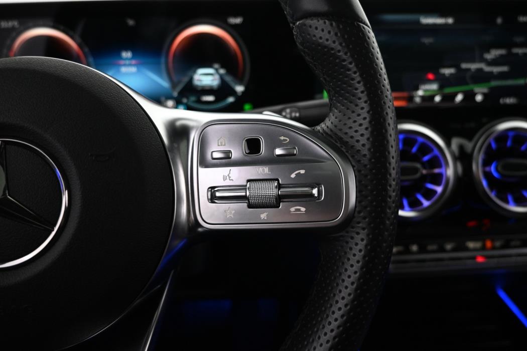 MERCEDES-BENZ EQB 2022