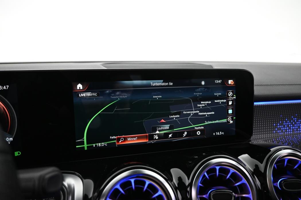 MERCEDES-BENZ EQB 2022