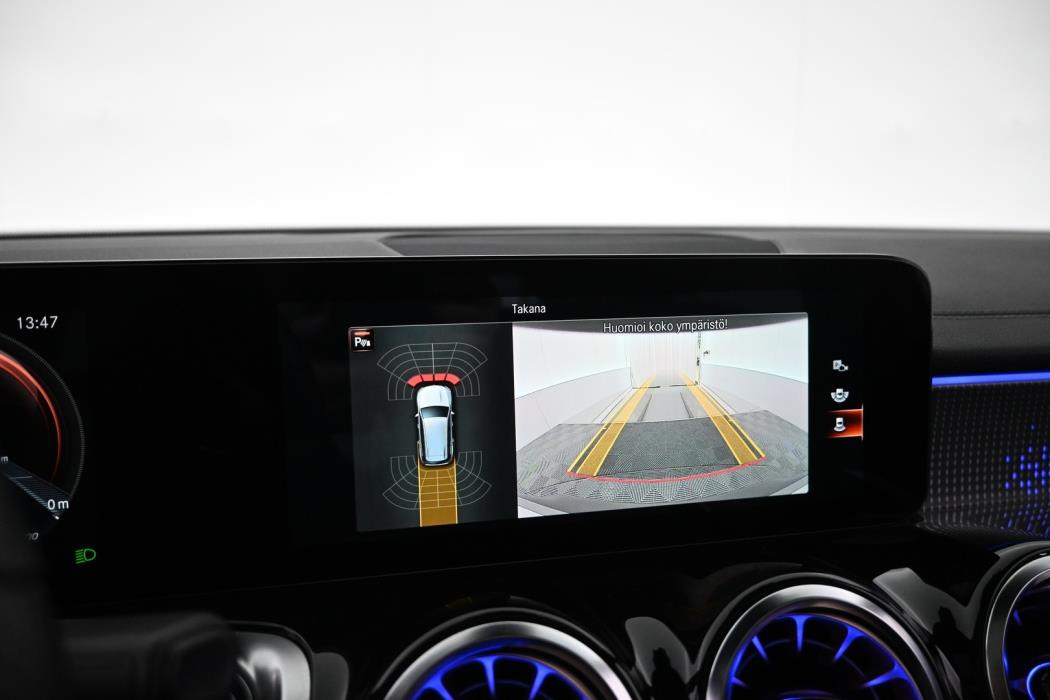 MERCEDES-BENZ EQB 2022