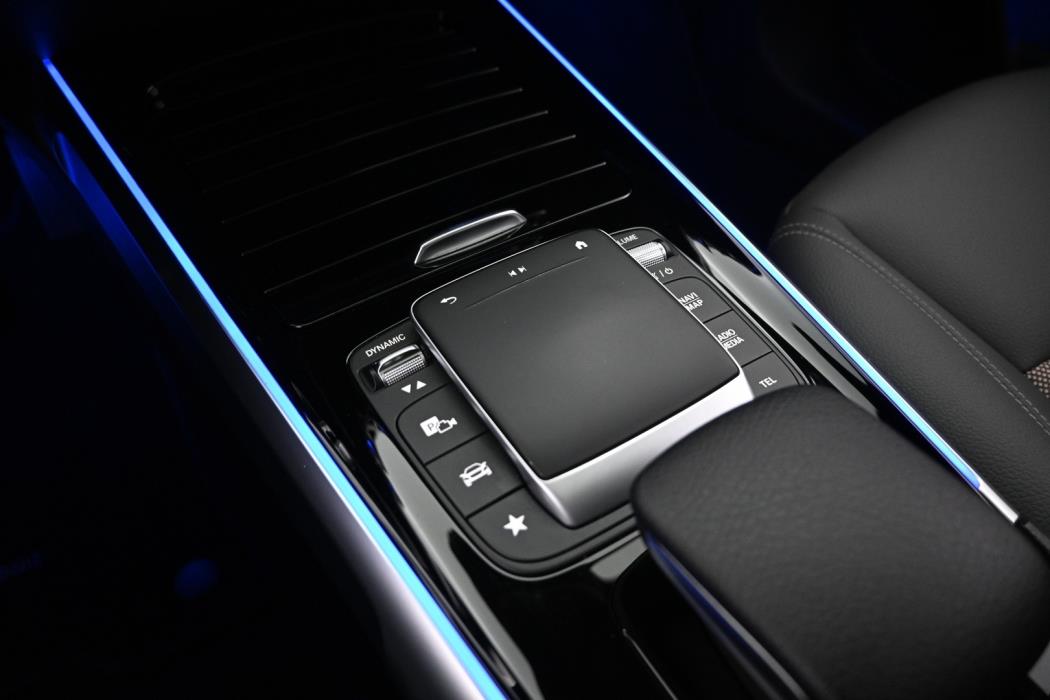 MERCEDES-BENZ EQB 2022