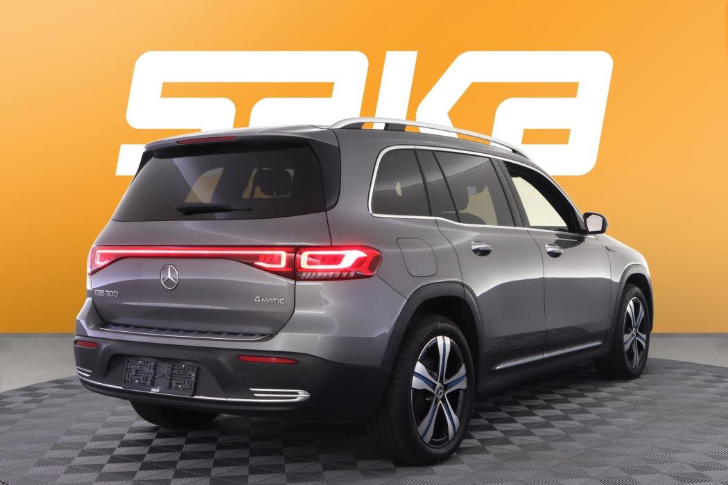 MERCEDES-BENZ EQB 2022