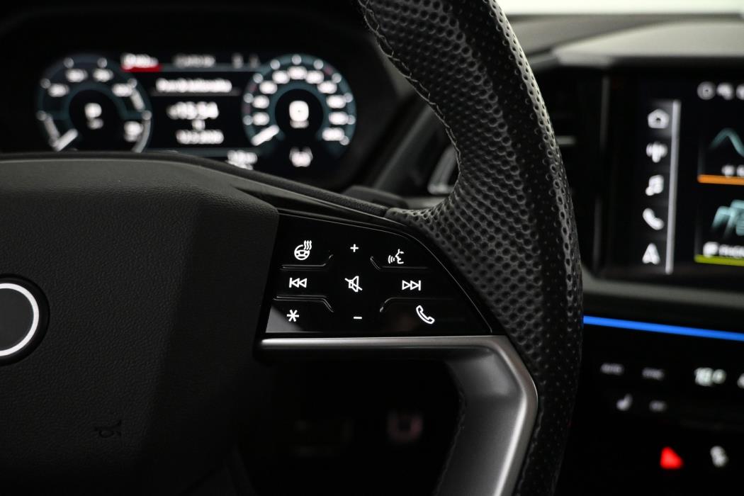AUDI Q4 e-tron 2024