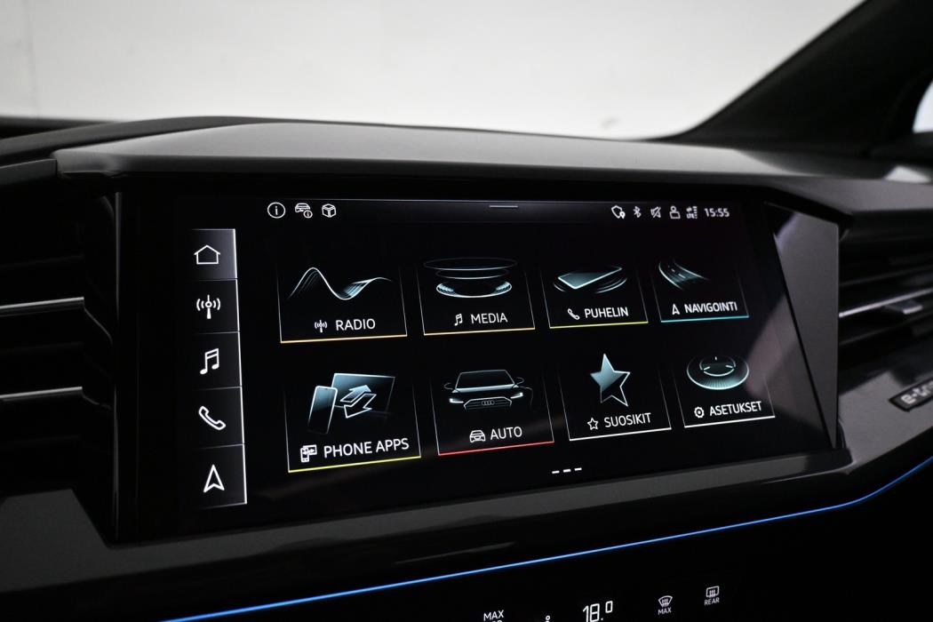 AUDI Q4 e-tron 2024