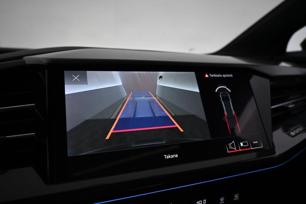 AUDI Q4 e-tron 2024