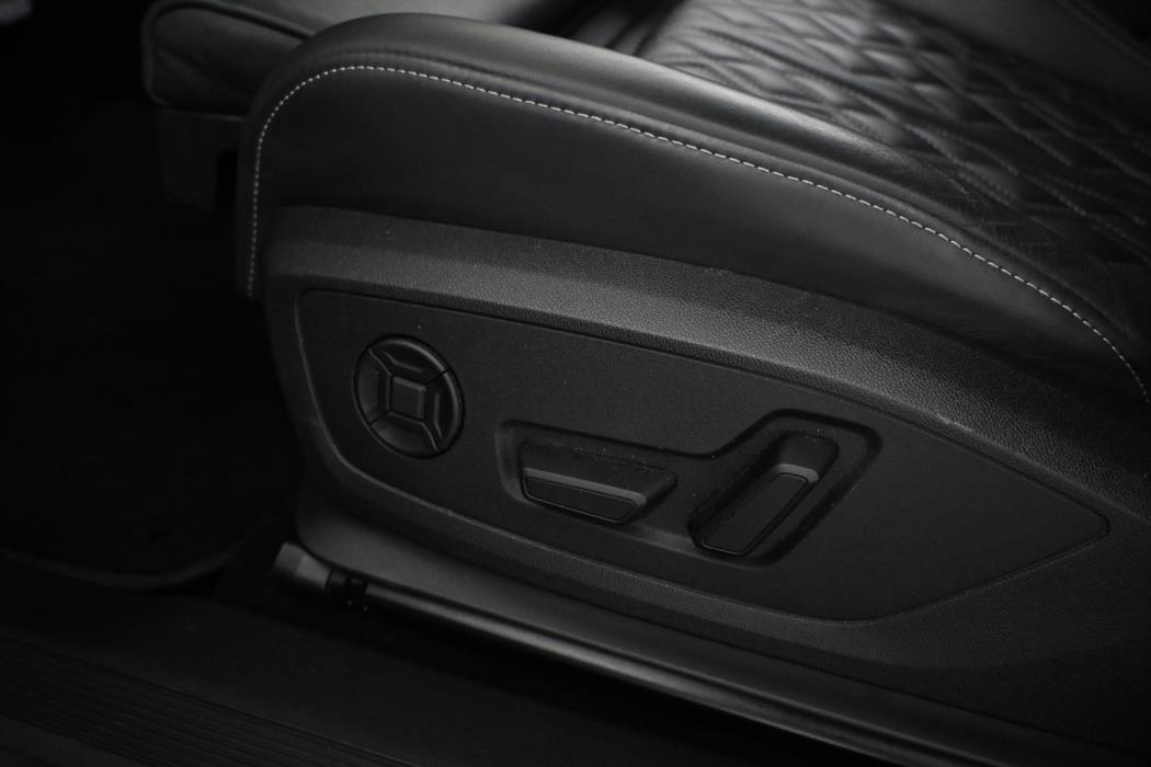 AUDI Q4 e-tron 2024