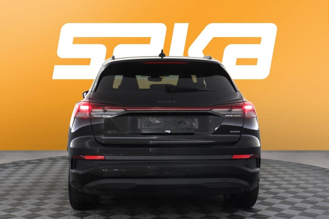 AUDI Q4 e-tron 2024