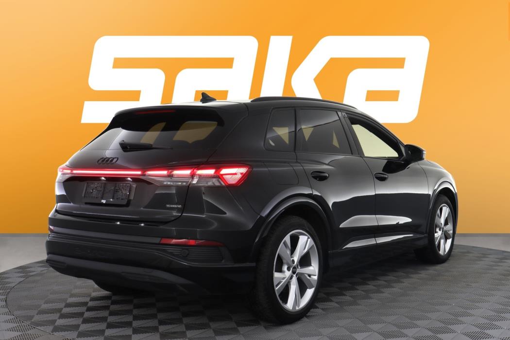 AUDI Q4 e-tron 2024