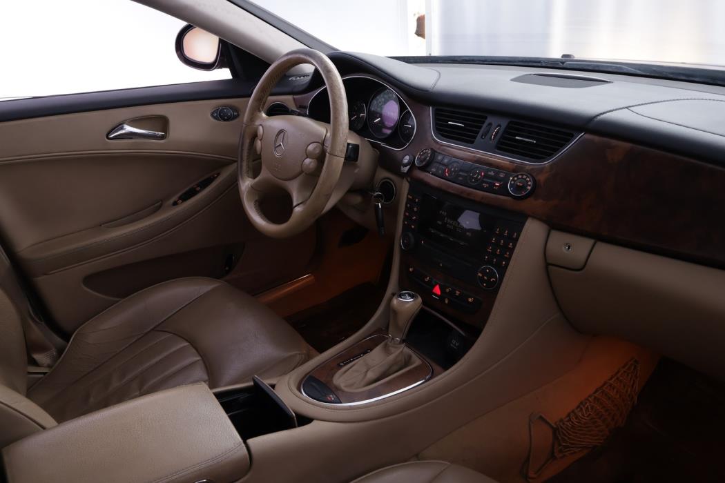 MERCEDES-BENZ CLS 2005