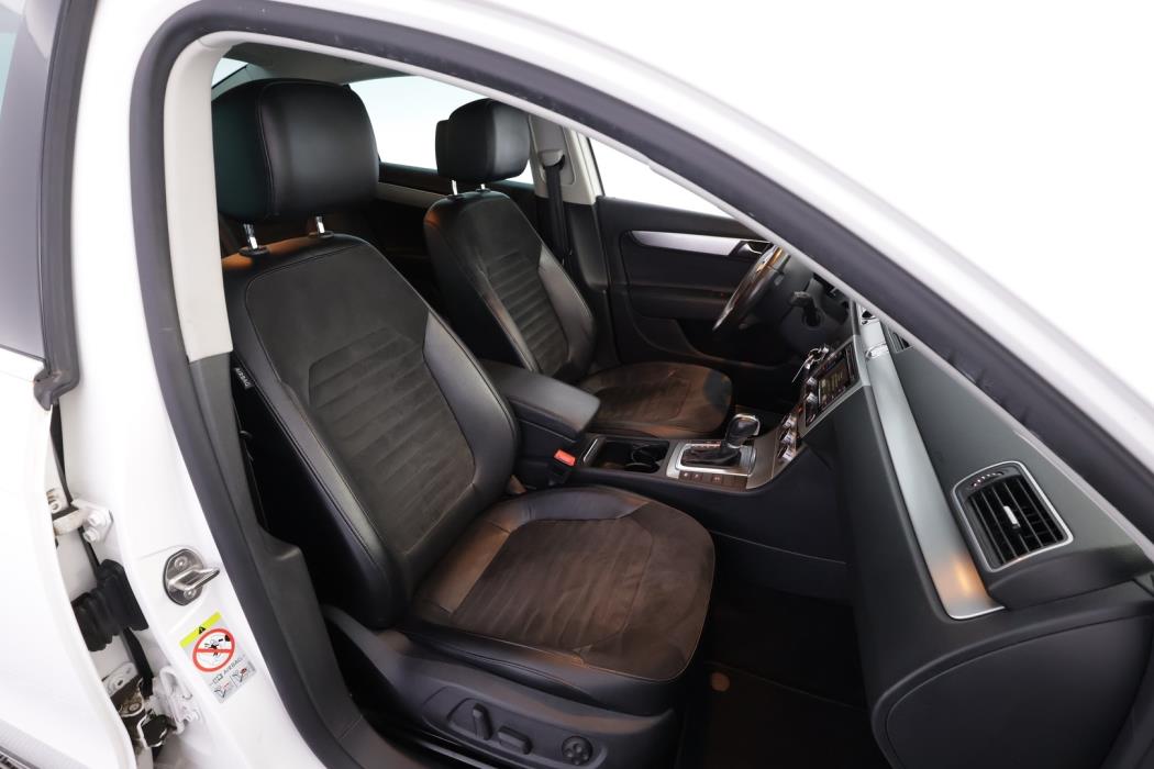 VOLKSWAGEN Passat 2013