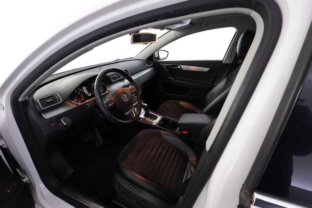 VOLKSWAGEN Passat 2013