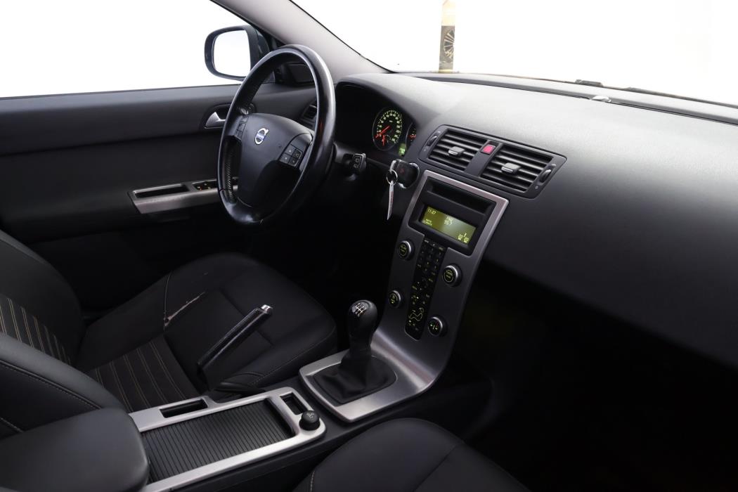 VOLVO V50 2010