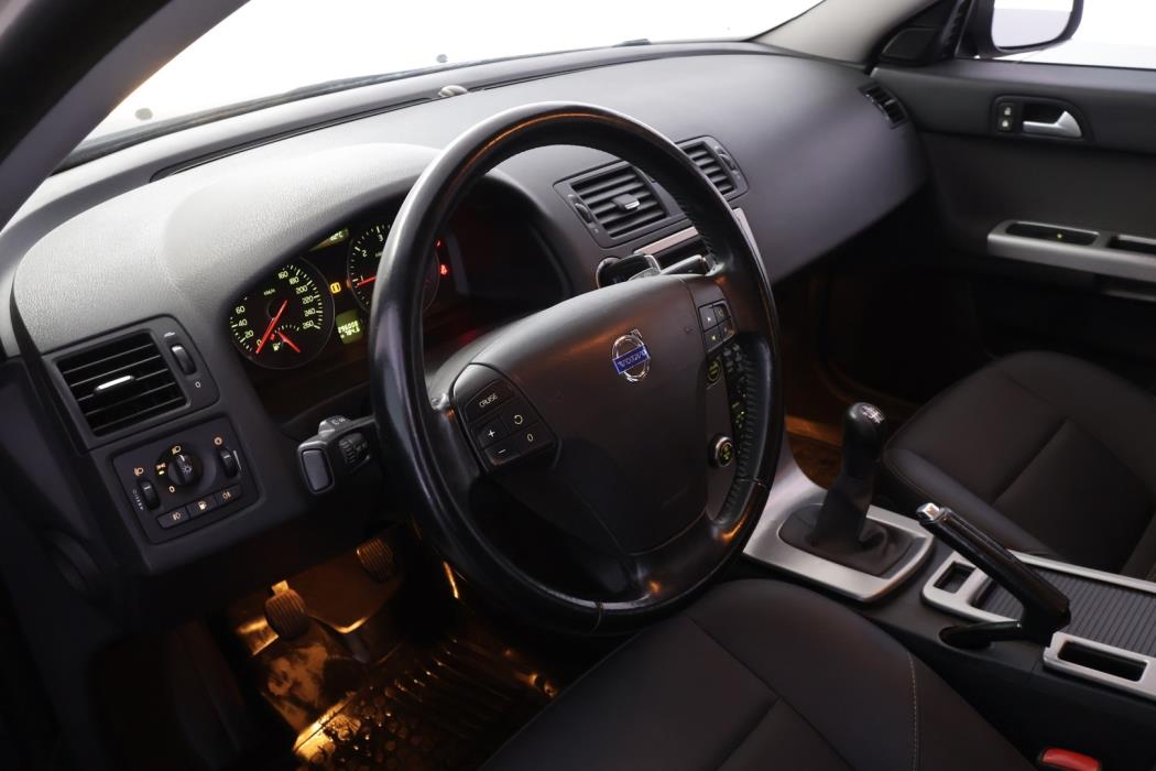 VOLVO V50 2010