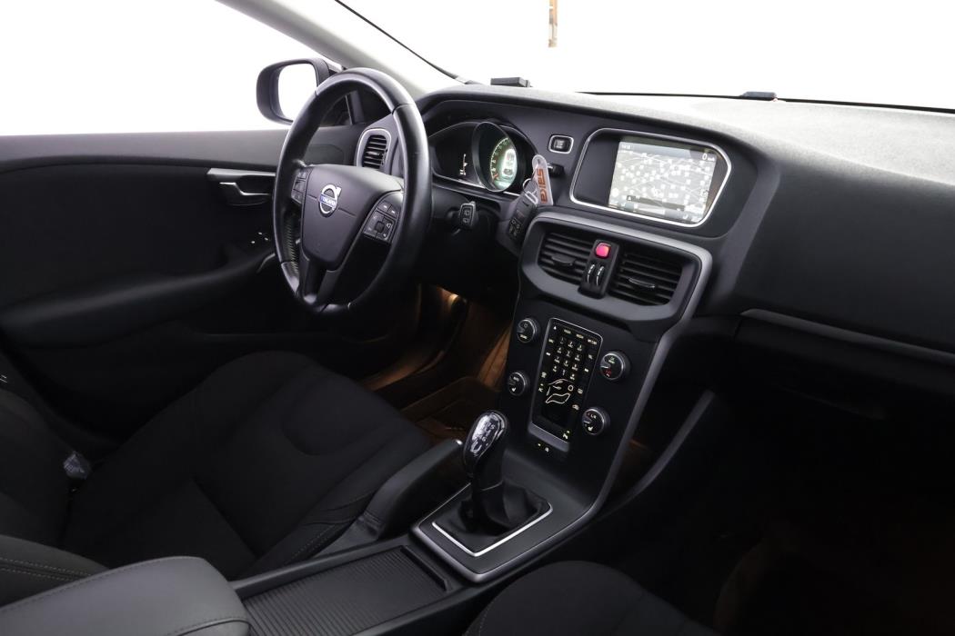 VOLVO V40 2014