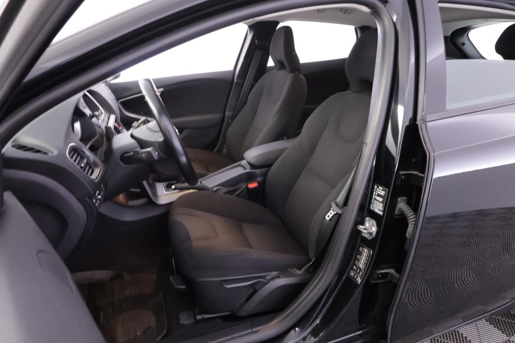 VOLVO V40 2014