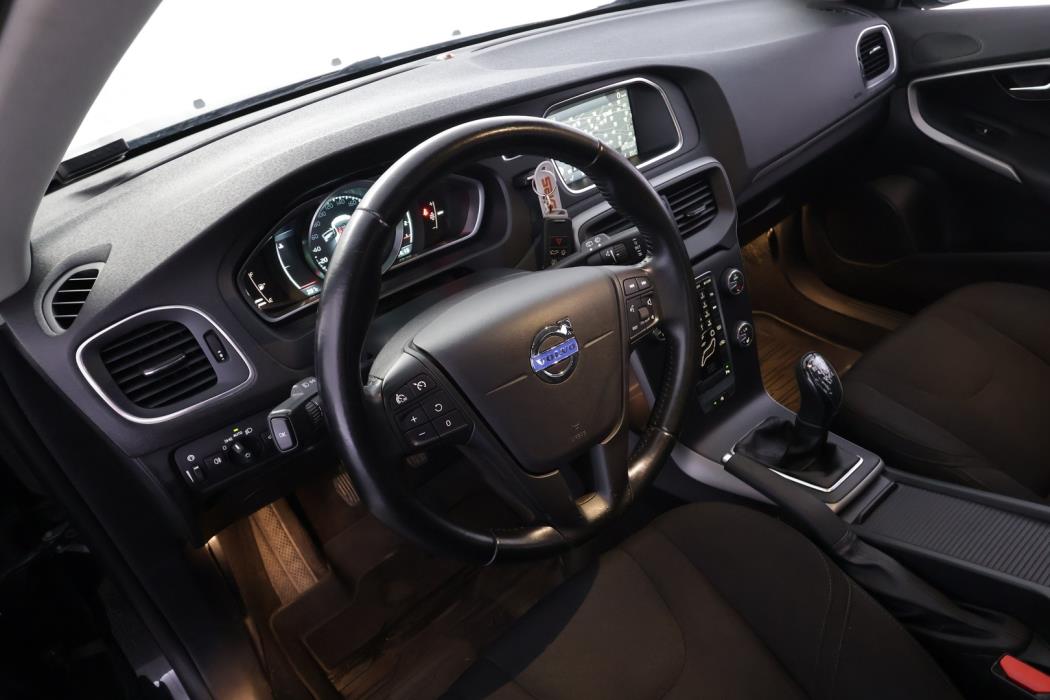 VOLVO V40 2014