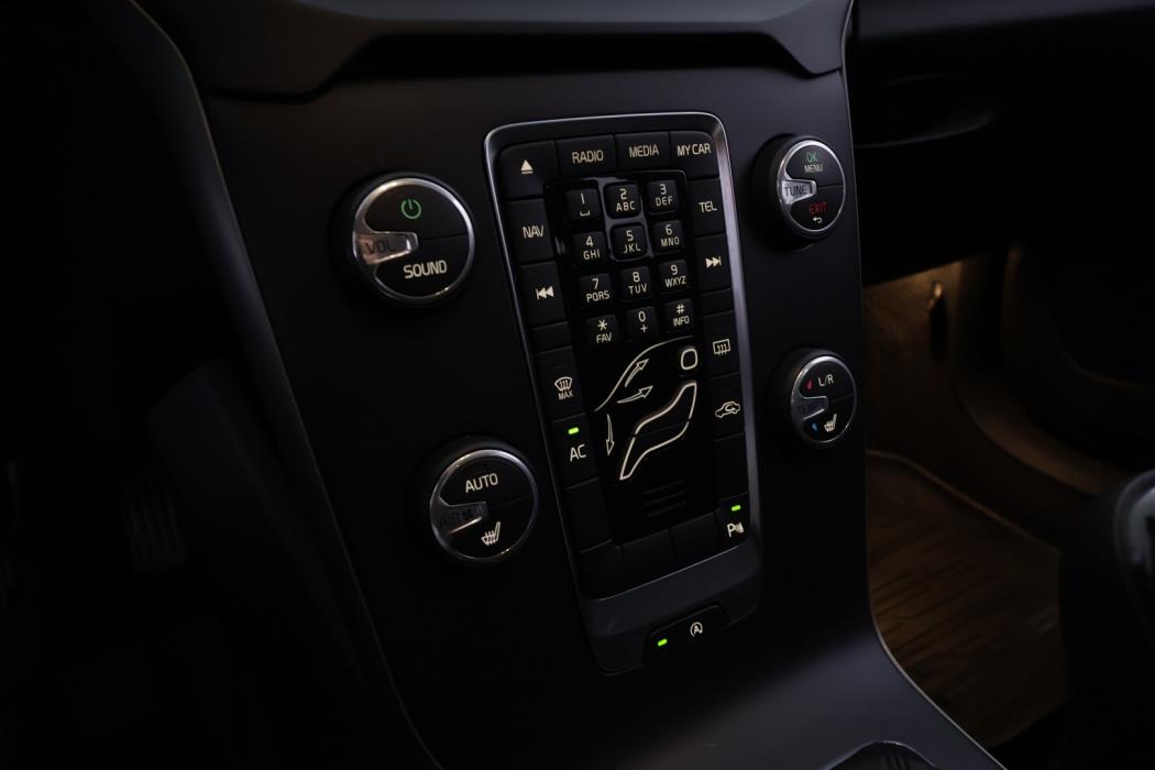 VOLVO V40 2014