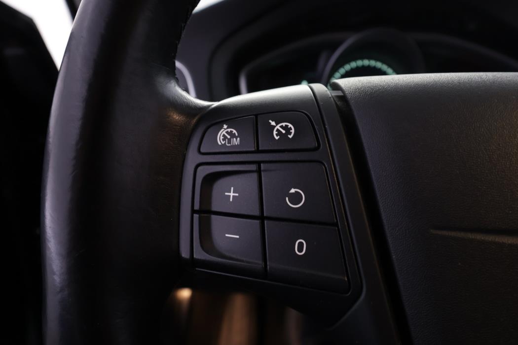 VOLVO V40 2014
