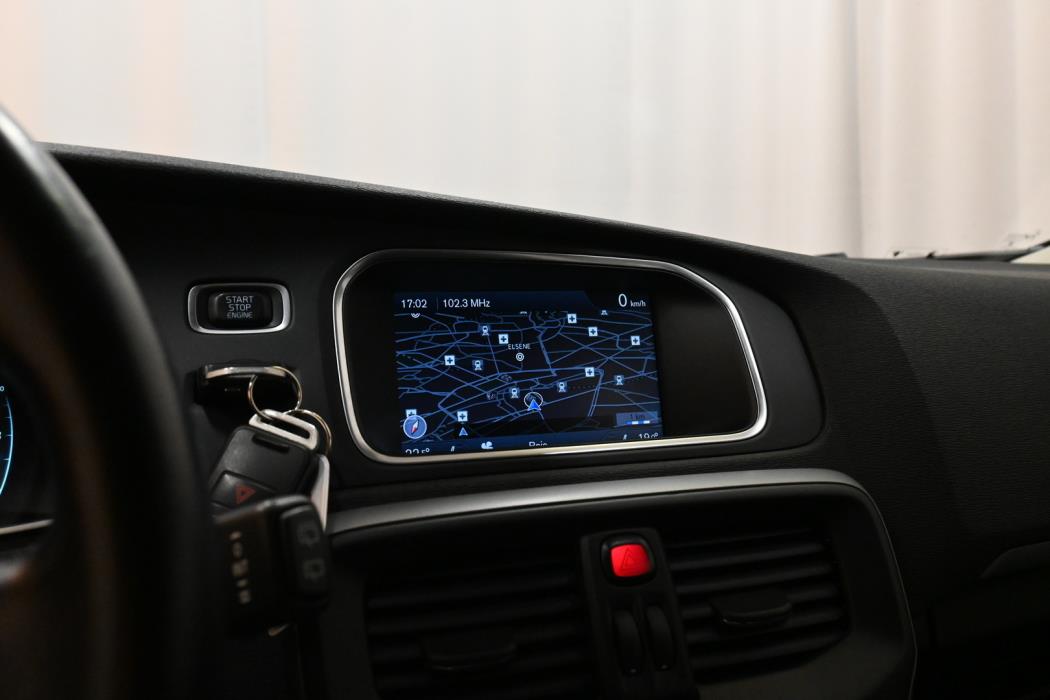 VOLVO V40 2014