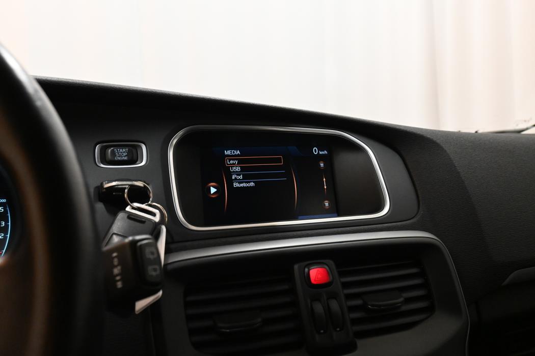 VOLVO V40 2014