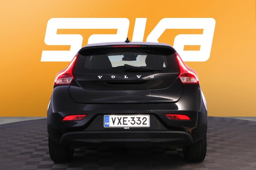 VOLVO V40 2014
