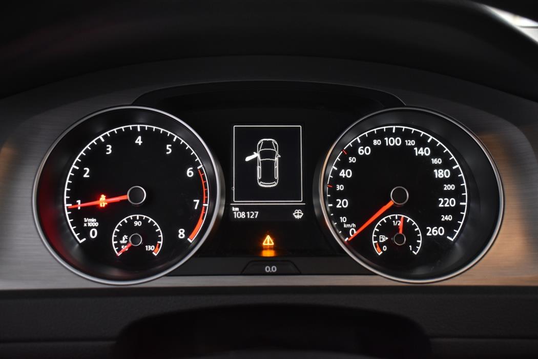 VOLKSWAGEN Golf 2016