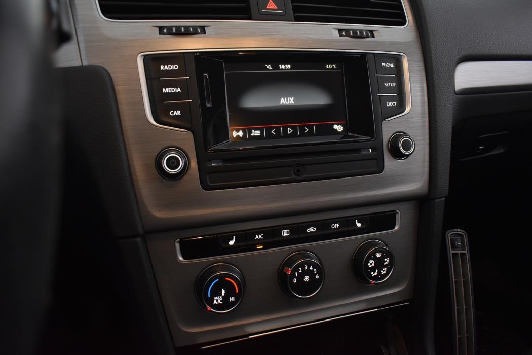 VOLKSWAGEN Golf 2016