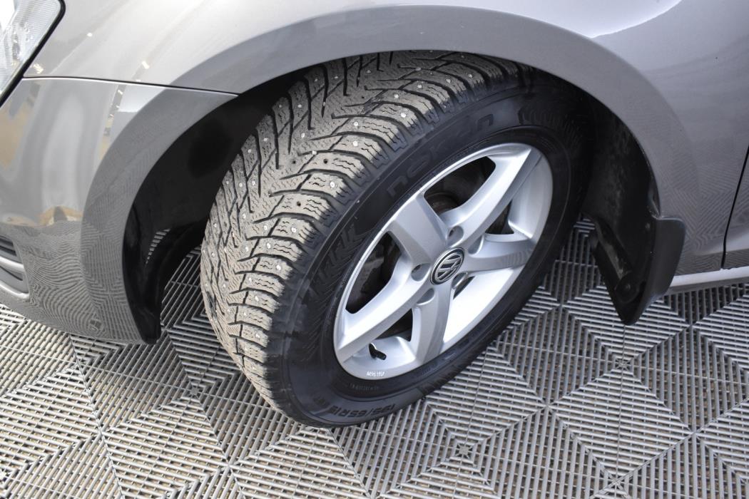 VOLKSWAGEN Golf 2016