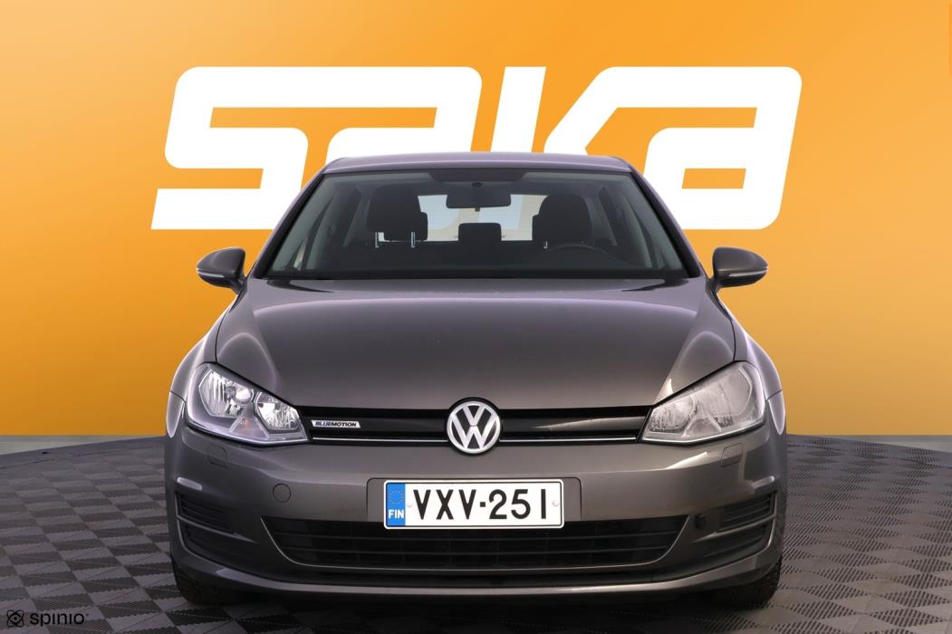 VOLKSWAGEN Golf 2016