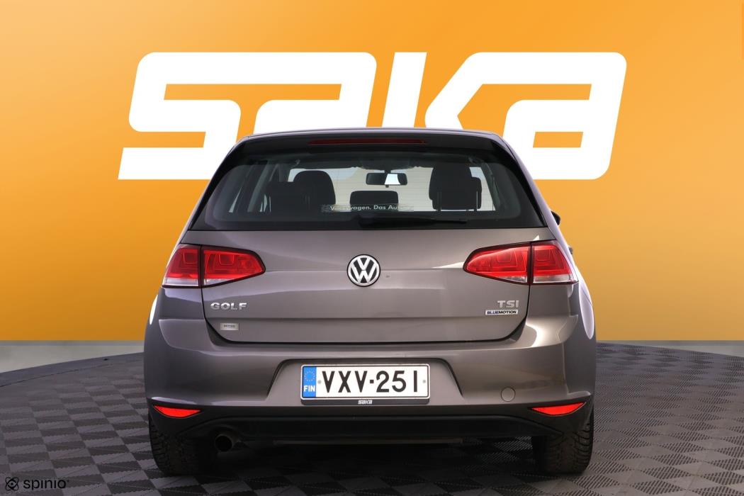 VOLKSWAGEN Golf 2016