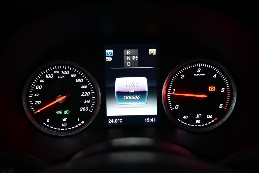 MERCEDES-BENZ C 2016