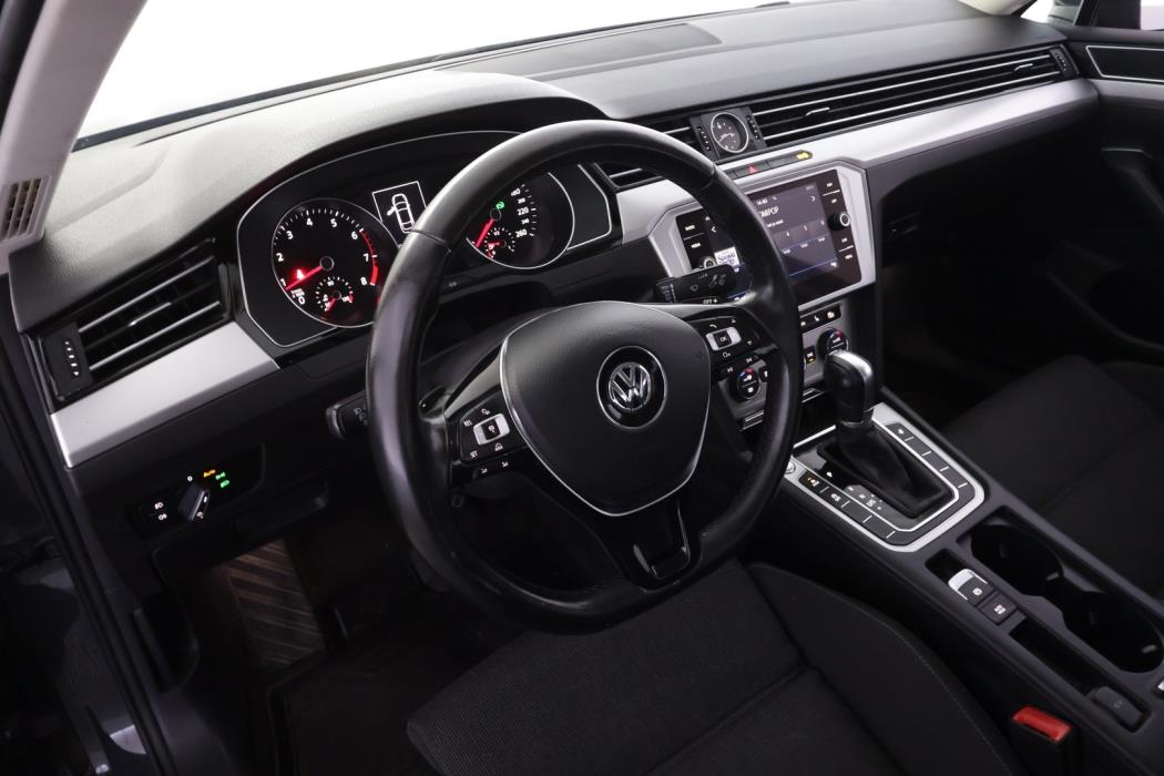 VOLKSWAGEN Passat 2018