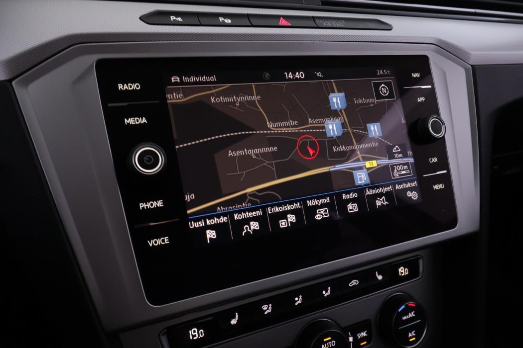 VOLKSWAGEN Passat 2018