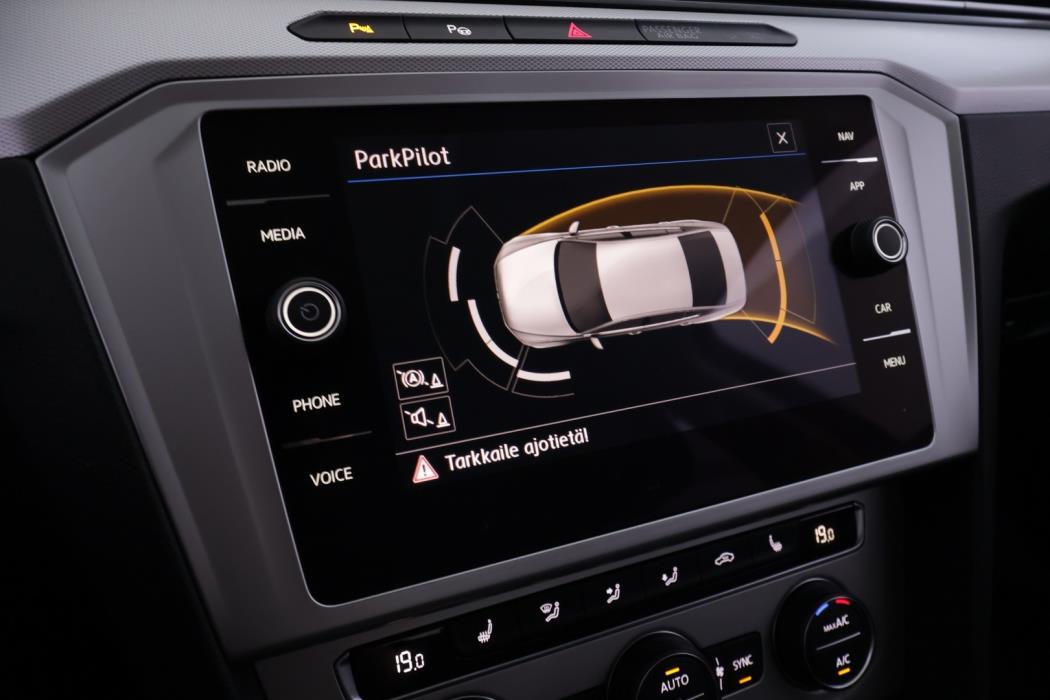 VOLKSWAGEN Passat 2018