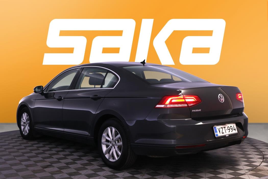 VOLKSWAGEN Passat 2018