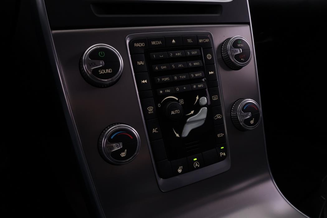 VOLVO V60 2015