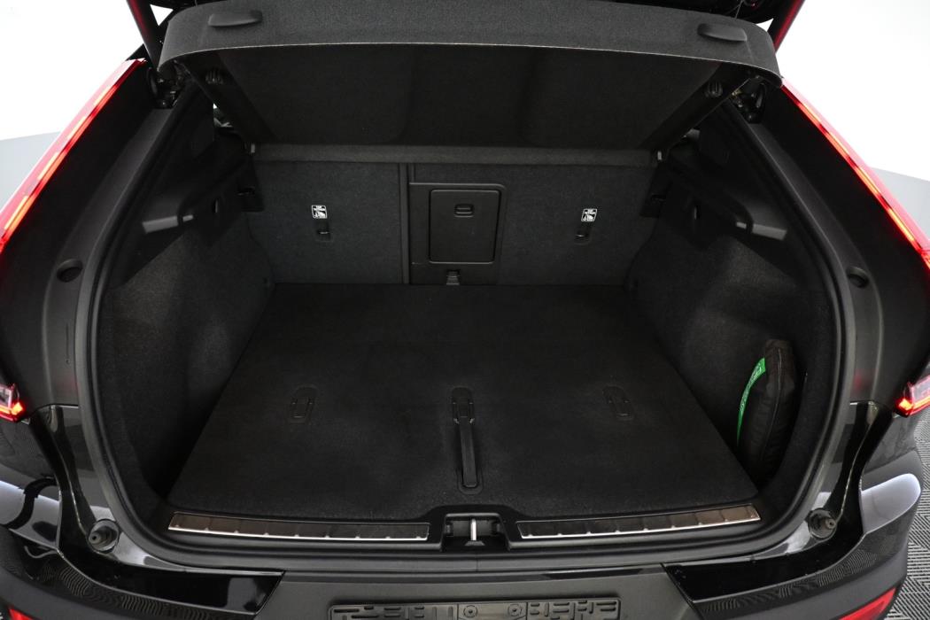 VOLVO C40 2024