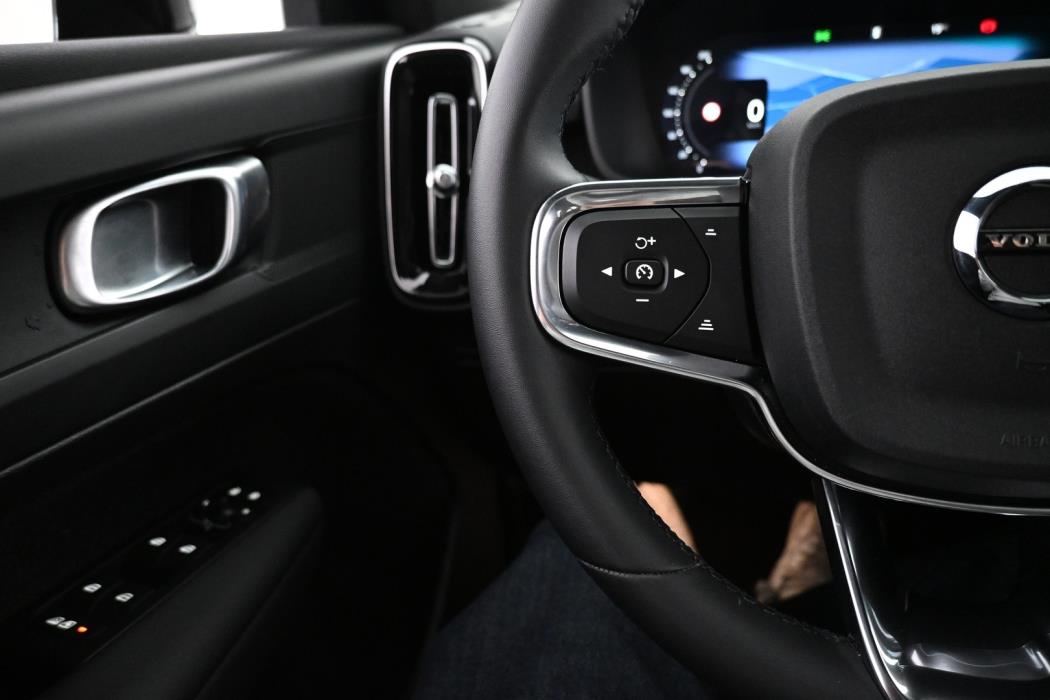 VOLVO C40 2024