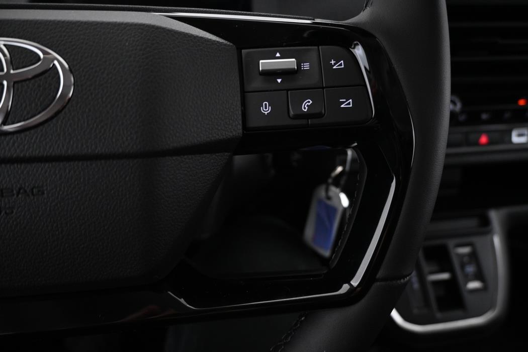 TOYOTA Proace EV 2025