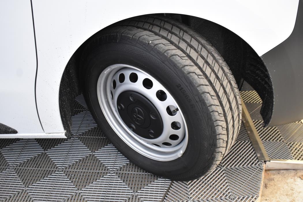 TOYOTA Proace EV 2025