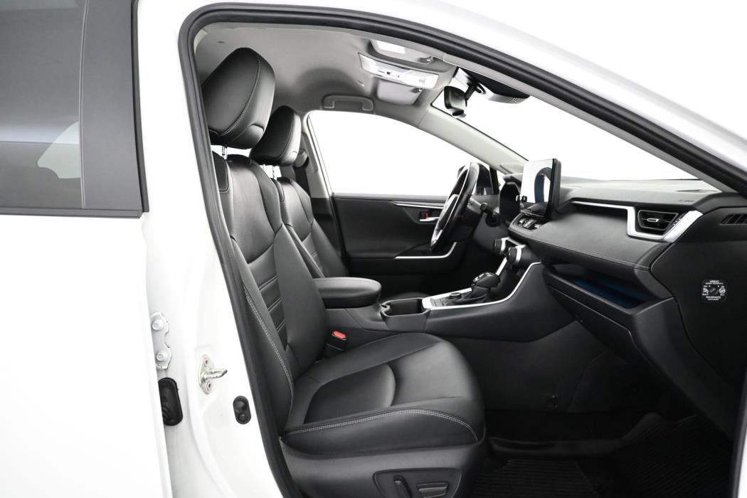TOYOTA RAV4 2024
