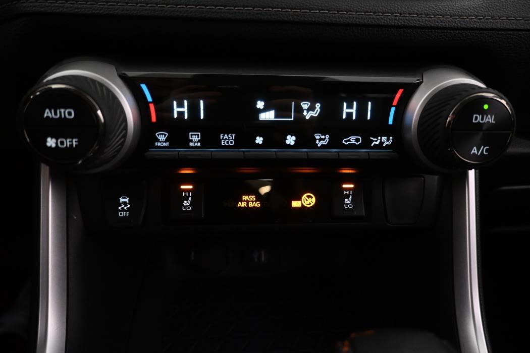 TOYOTA RAV4 2024