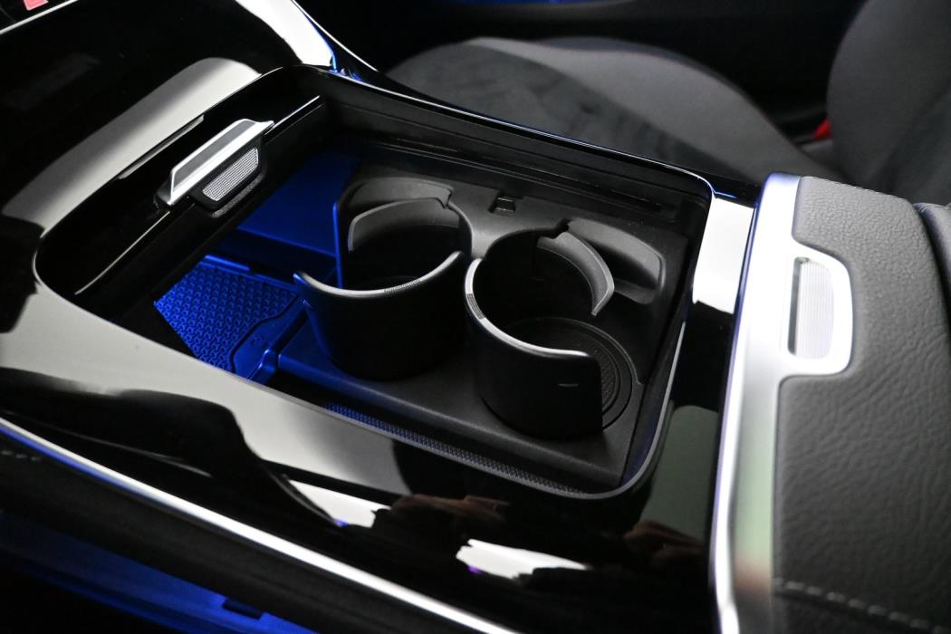 MERCEDES-BENZ EQE 2023