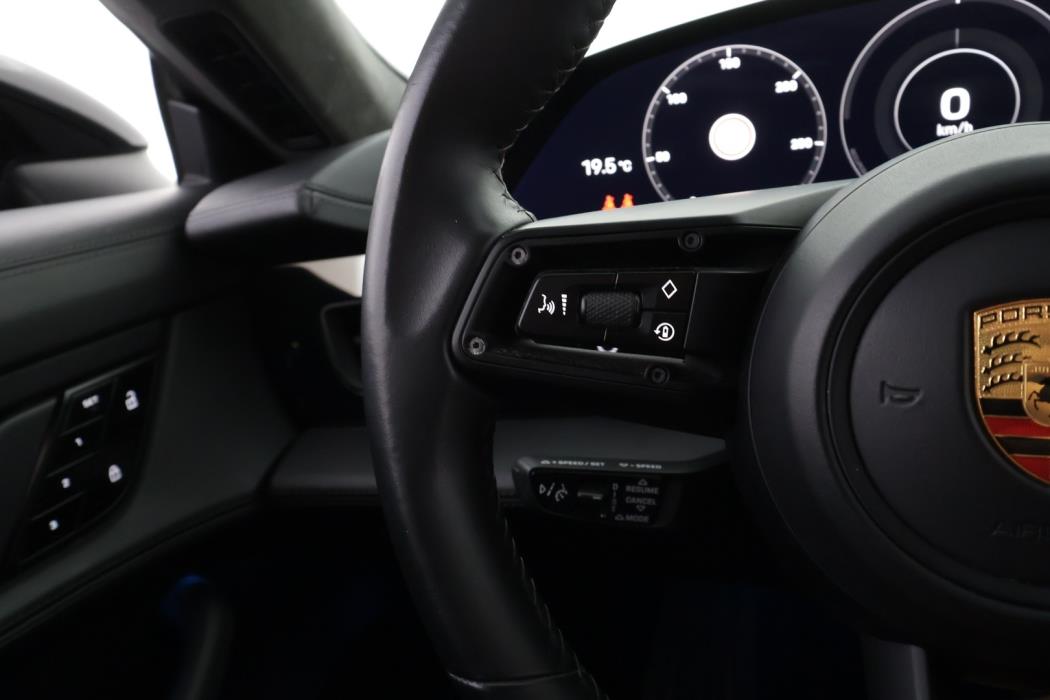 PORSCHE Taycan 2021
